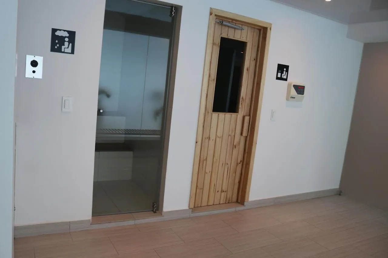 Silver Studio Pool Comfy Garage Checkinec Quito Ecuador